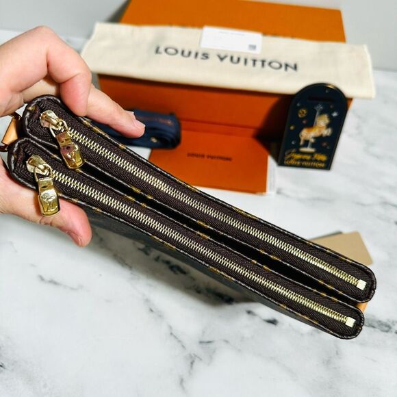 Louis Vuitton Liv Pochette - Picture 7 of 16